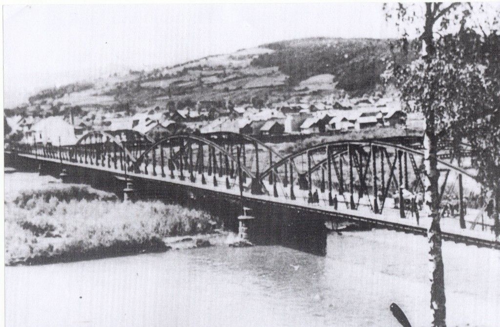 Przedwojenny most w kierunku dzielnicy Helena. Archiwum R. Bobrowskiego